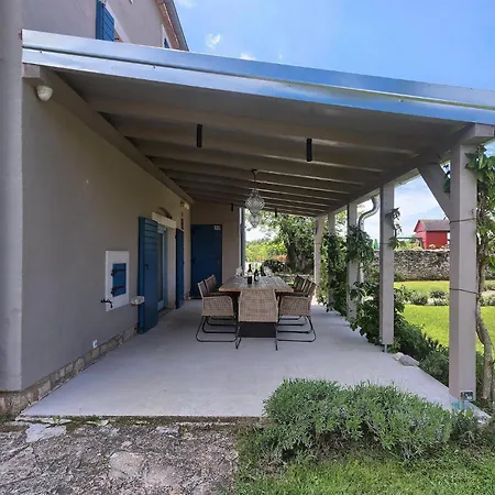 Holiday home Stancija Cabrunici Pula