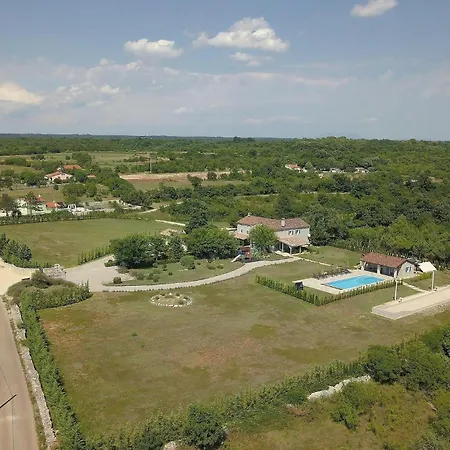 Stancija Cabrunici Holiday home