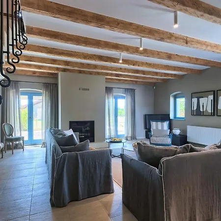 Holiday home Stancija Cabrunici