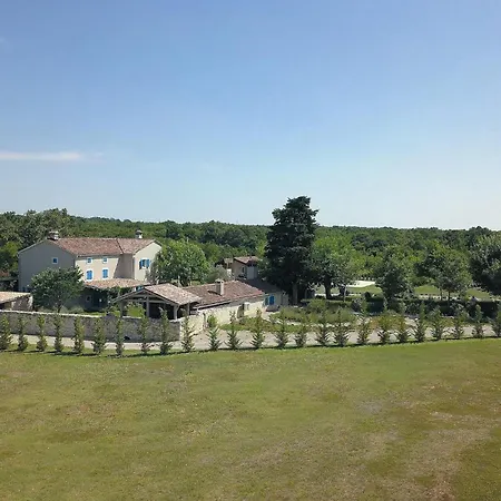 Stancija Cabrunici Holiday home Pula