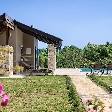 Holiday home Stancija Cabrunici