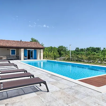 Holiday home Stancija Cabrunici Pula