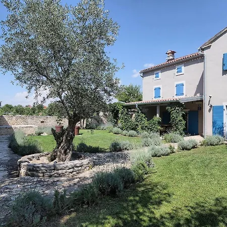 Stancija Cabrunici Holiday home